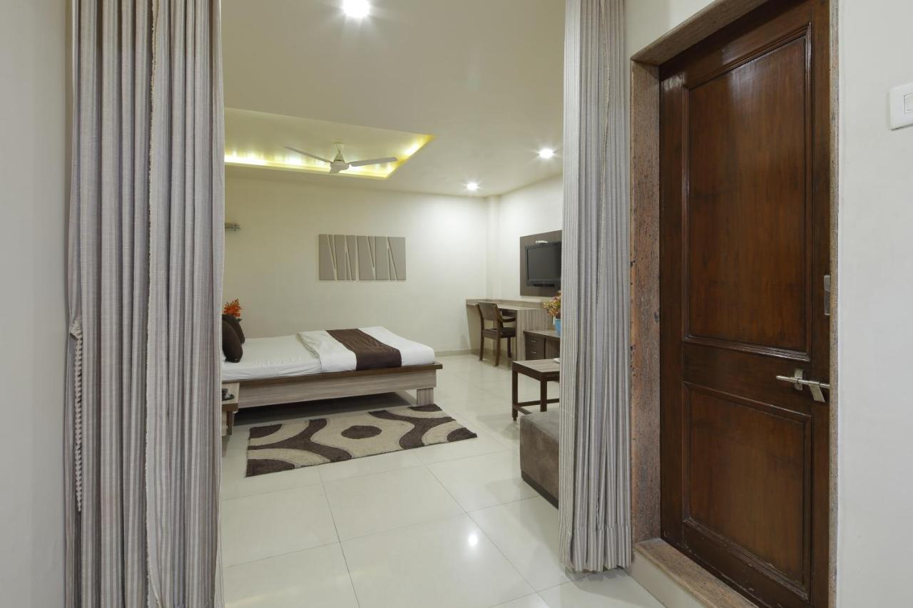 Hotel Good Night Ahmedabad Extérieur photo