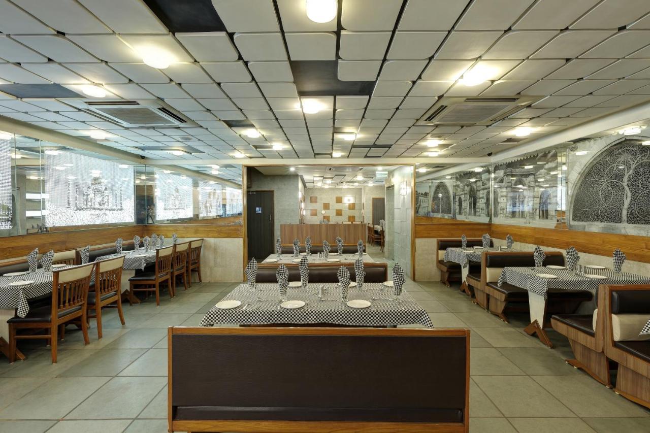 Hotel Good Night Ahmedabad Extérieur photo