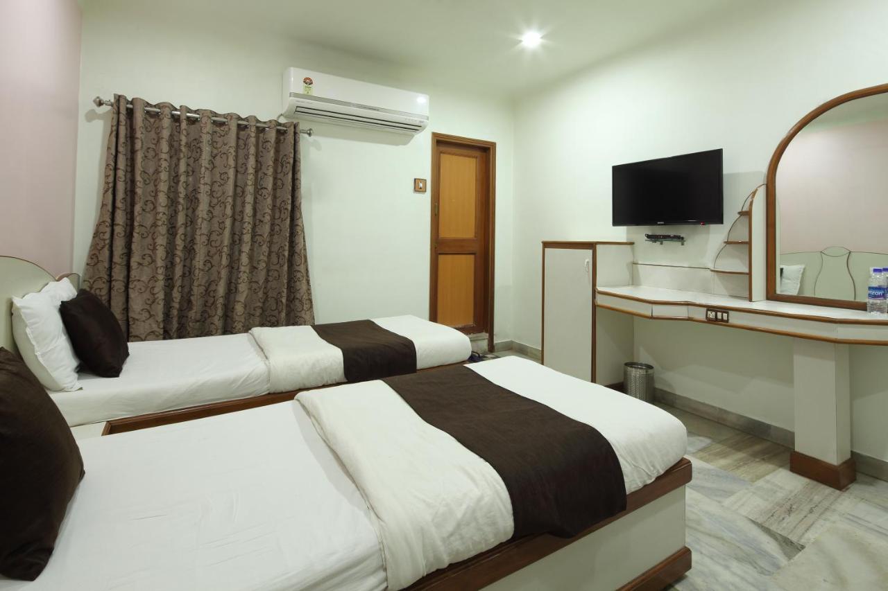 Hotel Good Night Ahmedabad Extérieur photo