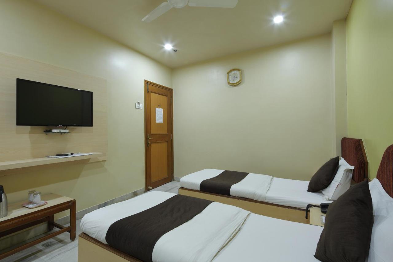 Hotel Good Night Ahmedabad Extérieur photo
