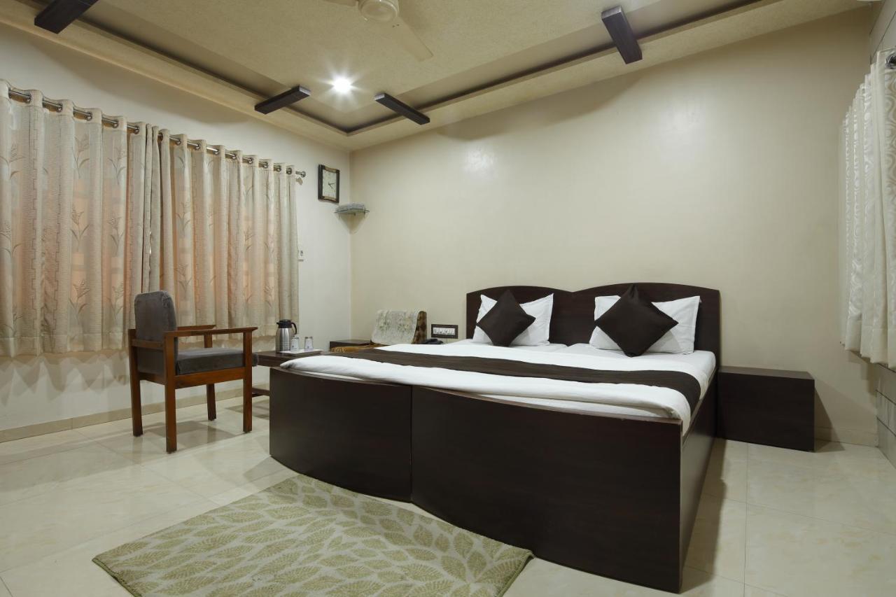 Hotel Good Night Ahmedabad Extérieur photo