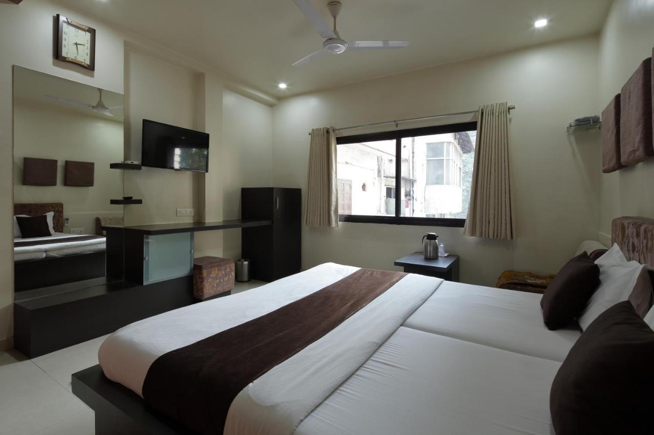 Hotel Good Night Ahmedabad Extérieur photo