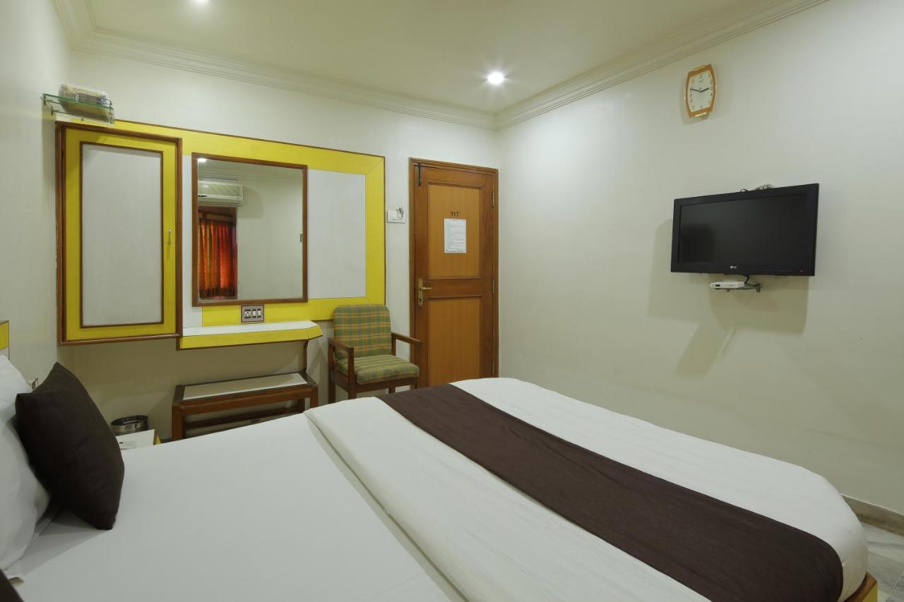 Hotel Good Night Ahmedabad Extérieur photo