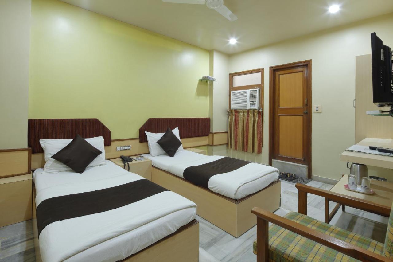 Hotel Good Night Ahmedabad Extérieur photo
