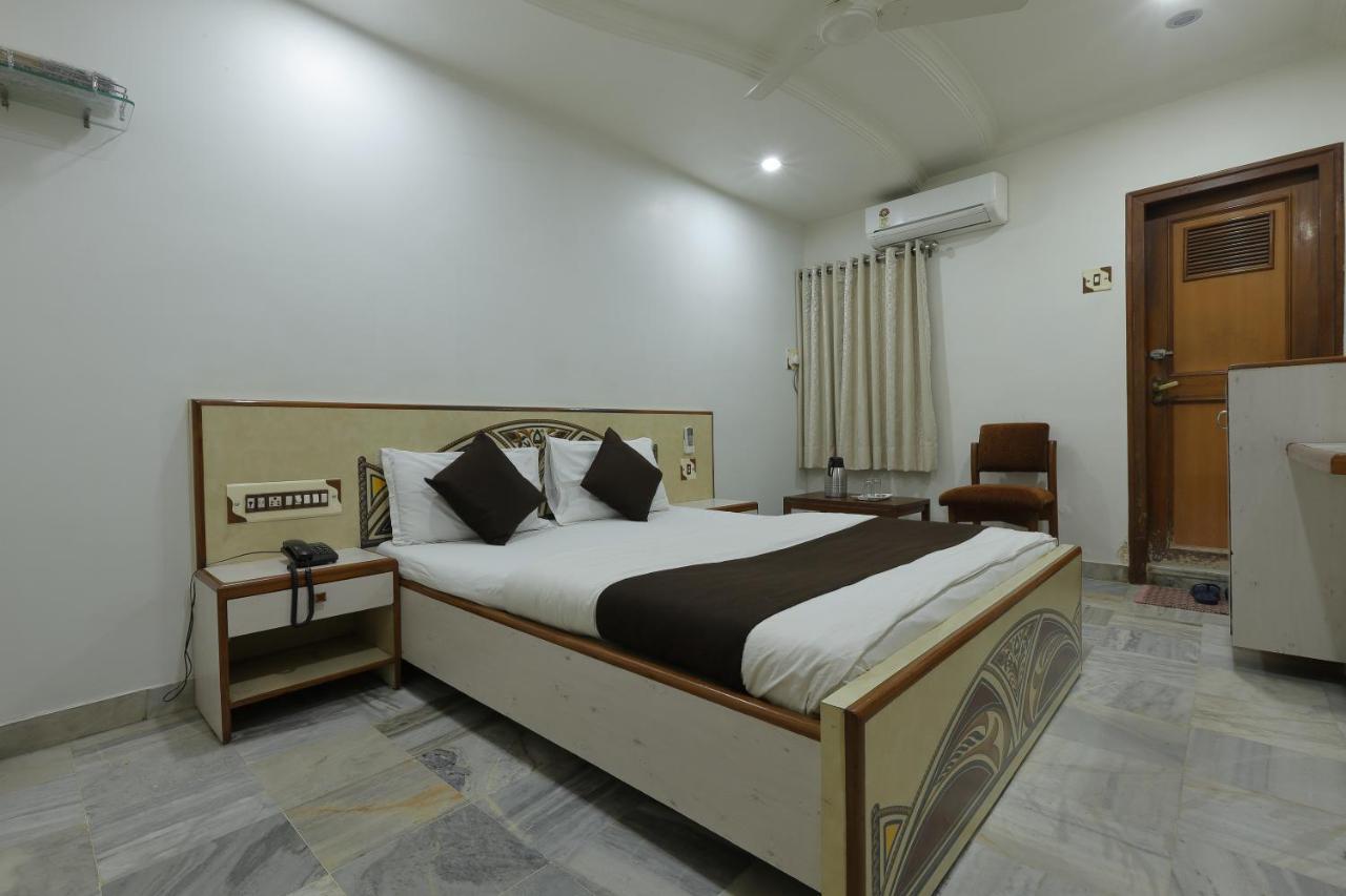 Hotel Good Night Ahmedabad Extérieur photo