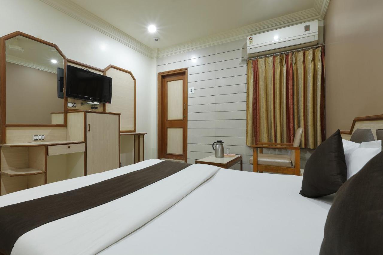 Hotel Good Night Ahmedabad Extérieur photo