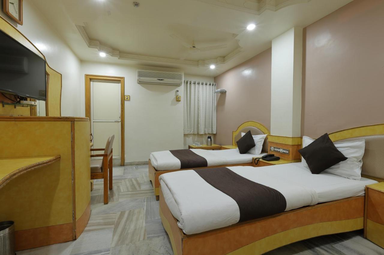 Hotel Good Night Ahmedabad Extérieur photo