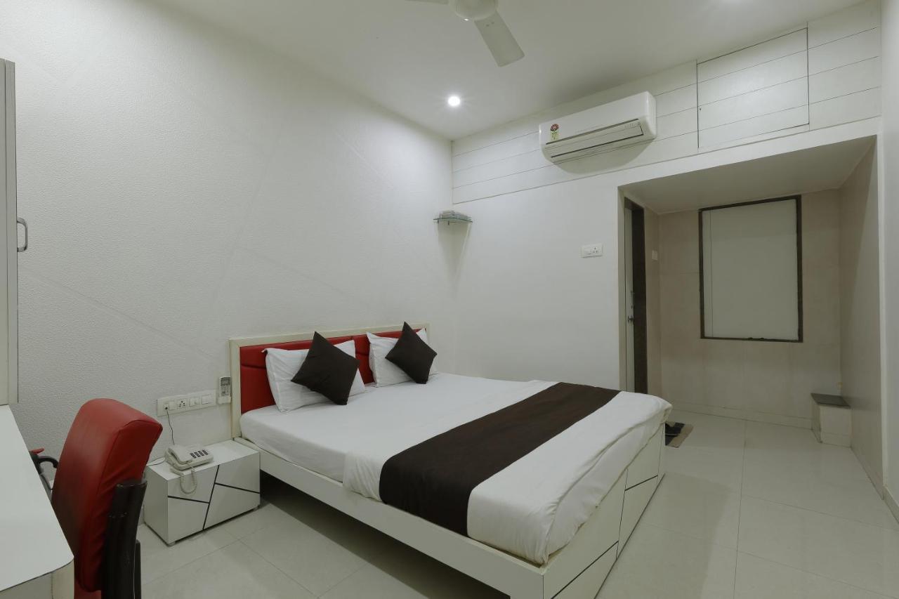 Hotel Good Night Ahmedabad Extérieur photo