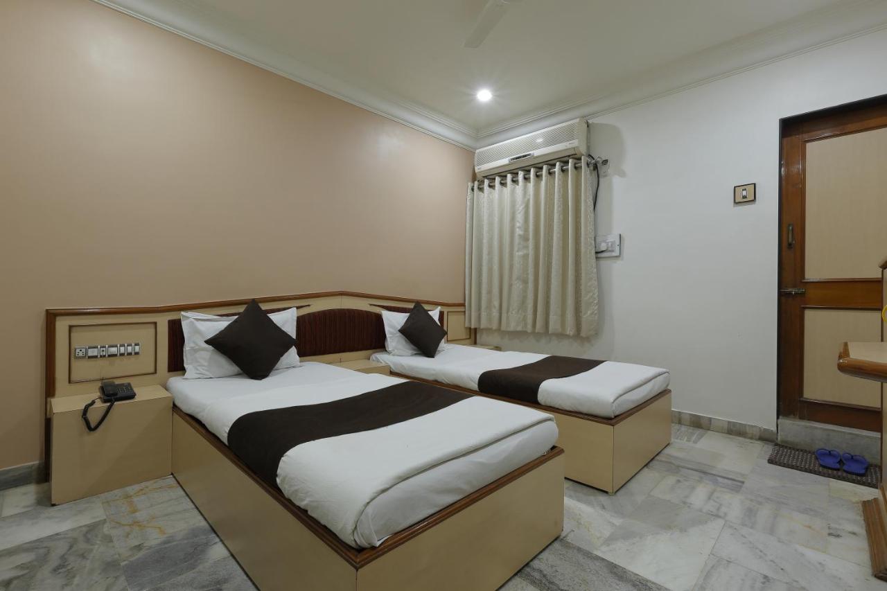 Hotel Good Night Ahmedabad Extérieur photo