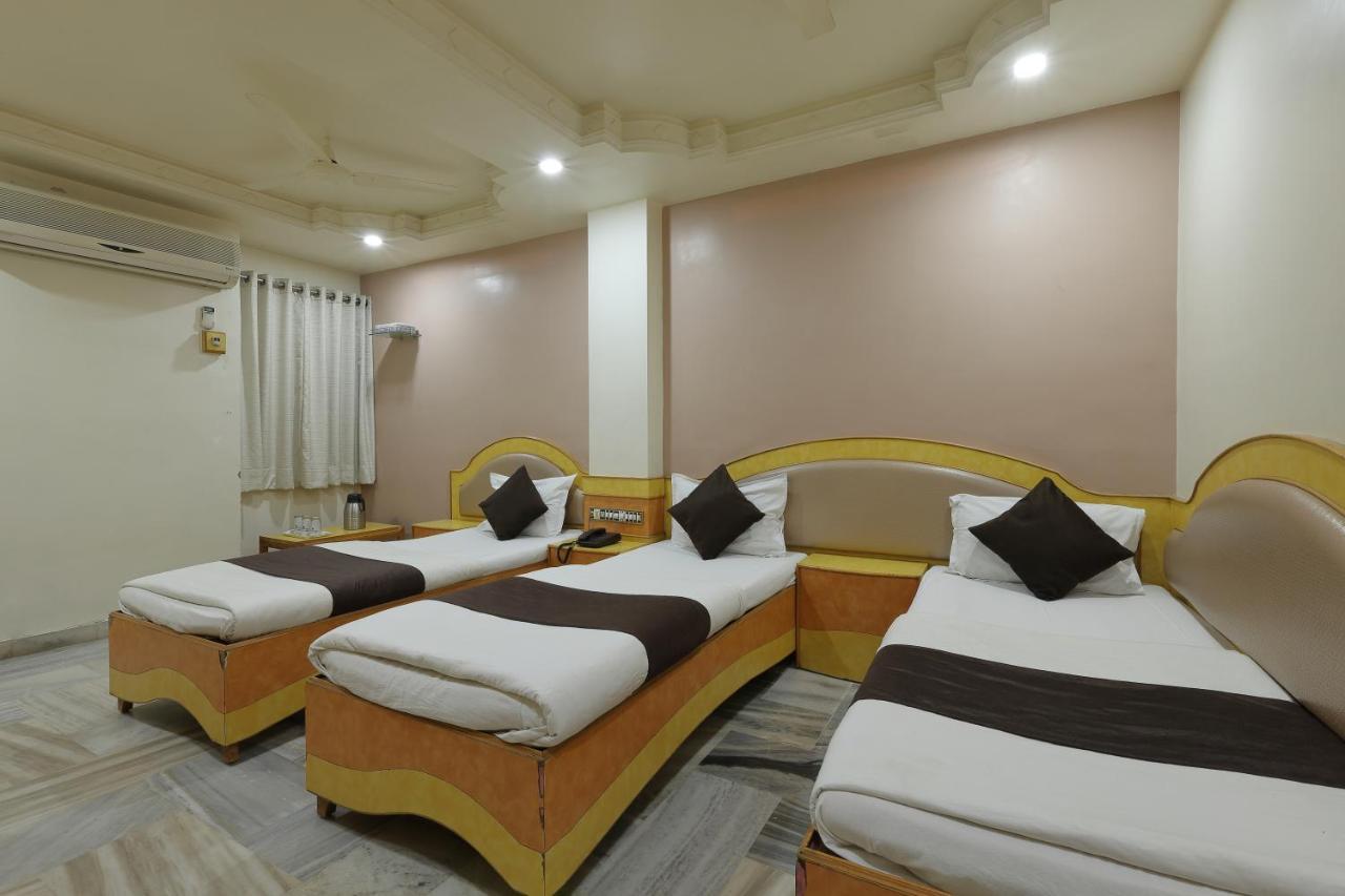 Hotel Good Night Ahmedabad Extérieur photo