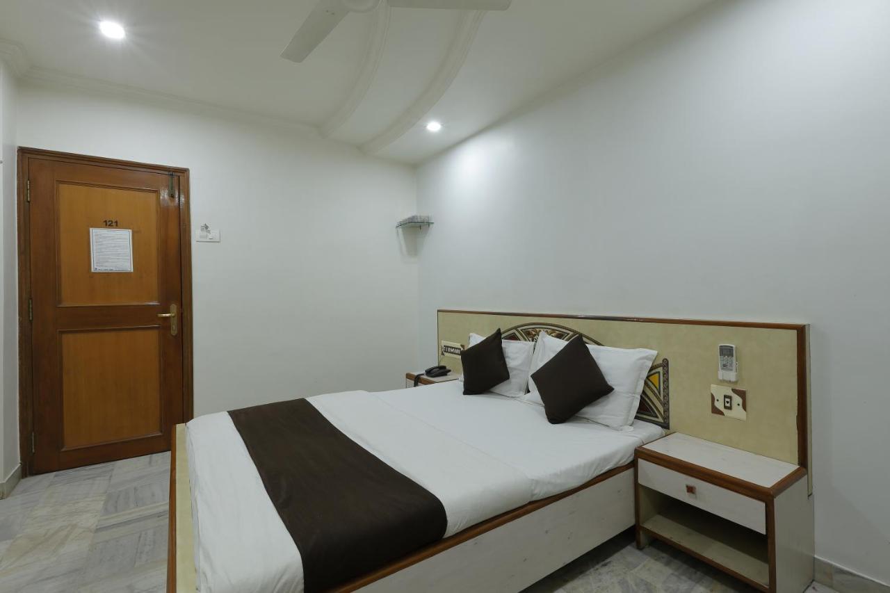 Hotel Good Night Ahmedabad Extérieur photo