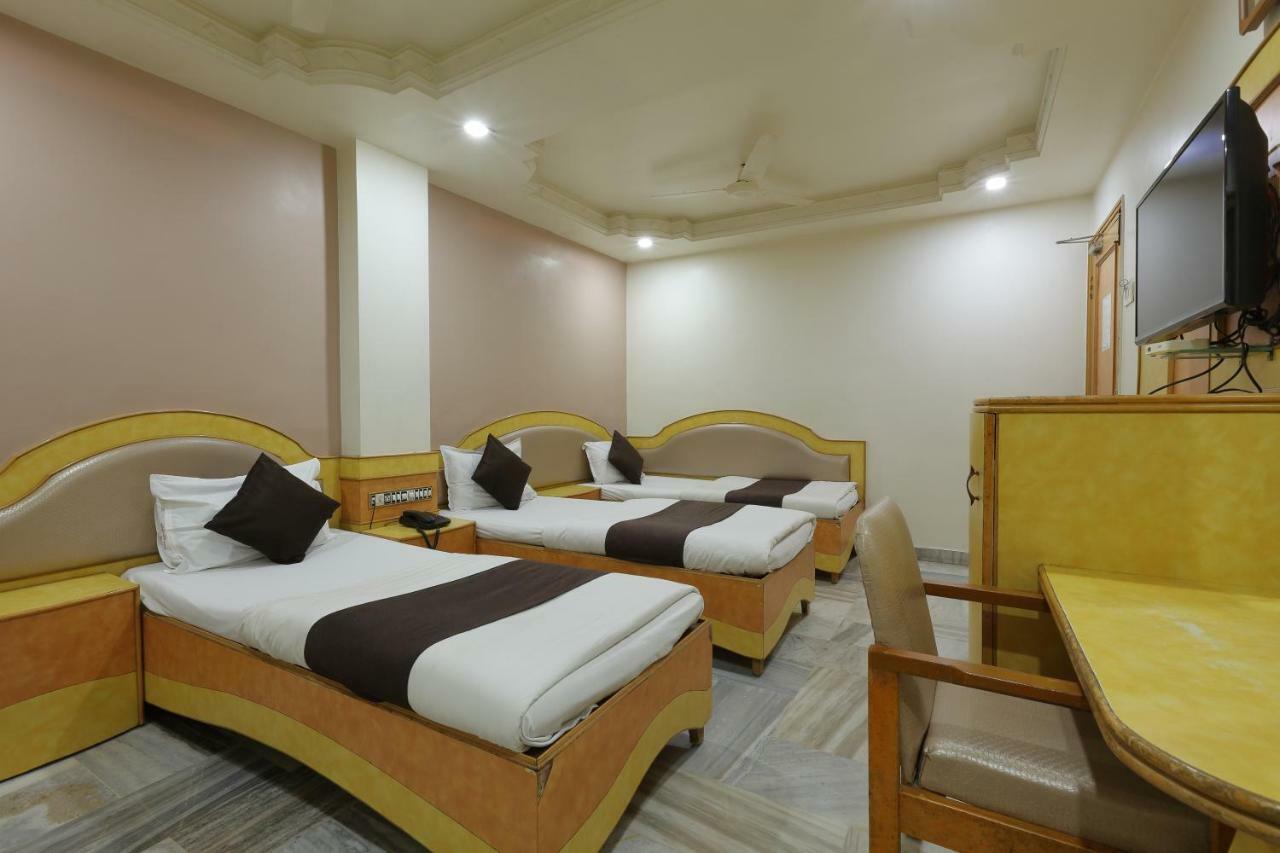 Hotel Good Night Ahmedabad Extérieur photo